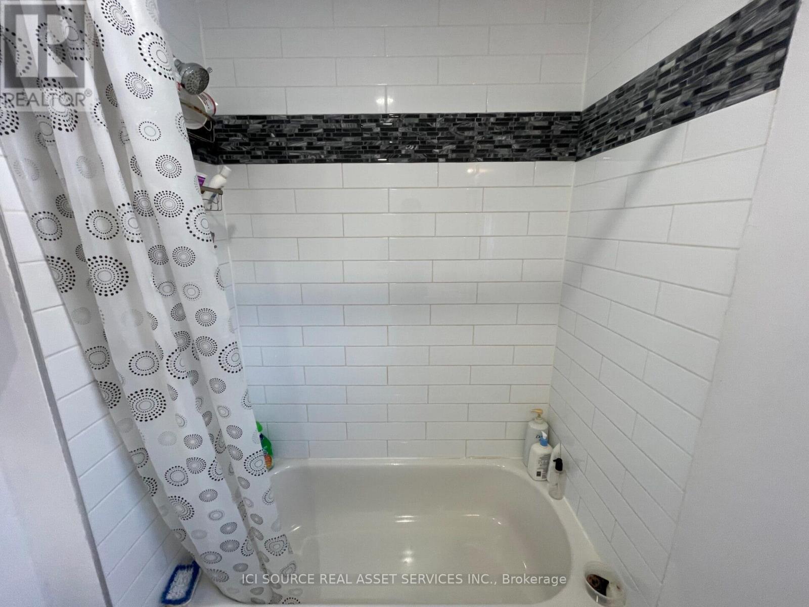 547 MONTRAVE AVENUE - 10