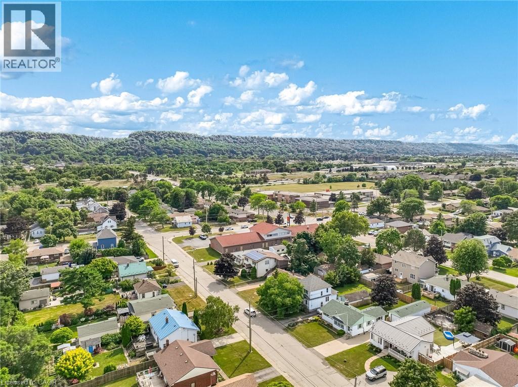 77 FAIRVIEW ROAD - 46