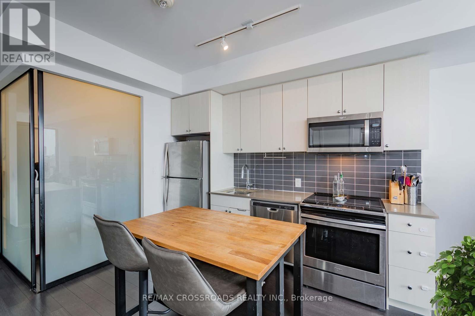 #628 2799 KINGSTON ROAD - 18