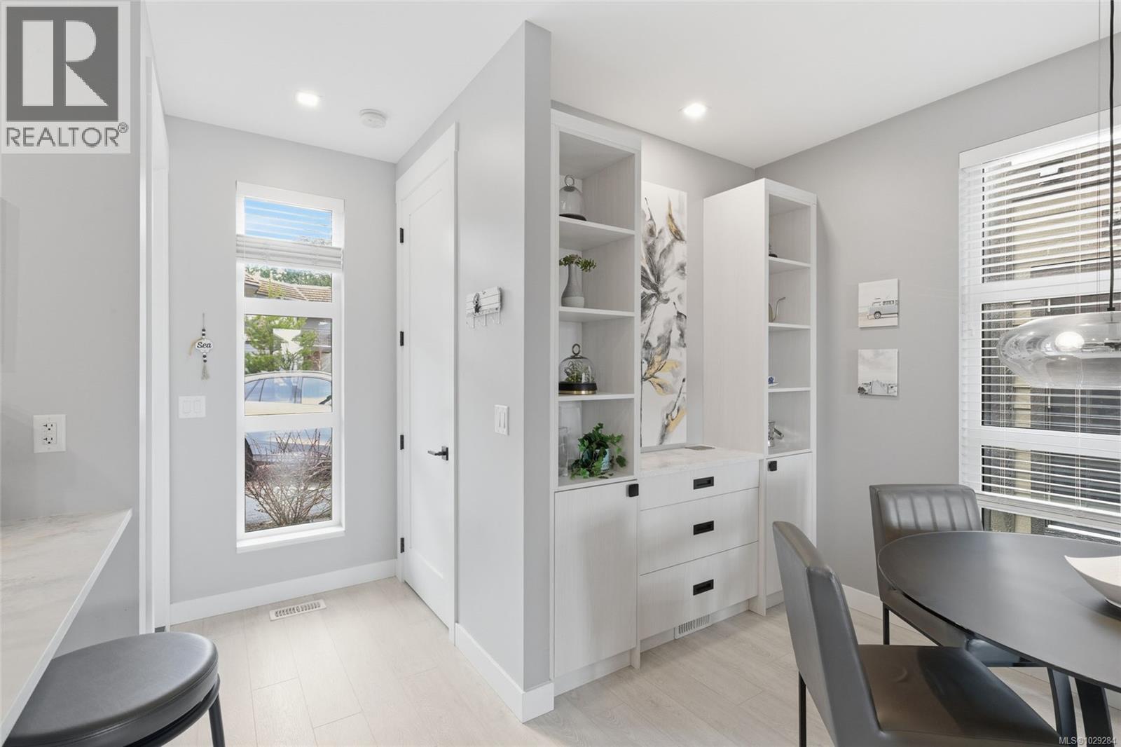 #9 1175 RESORT DR - 4