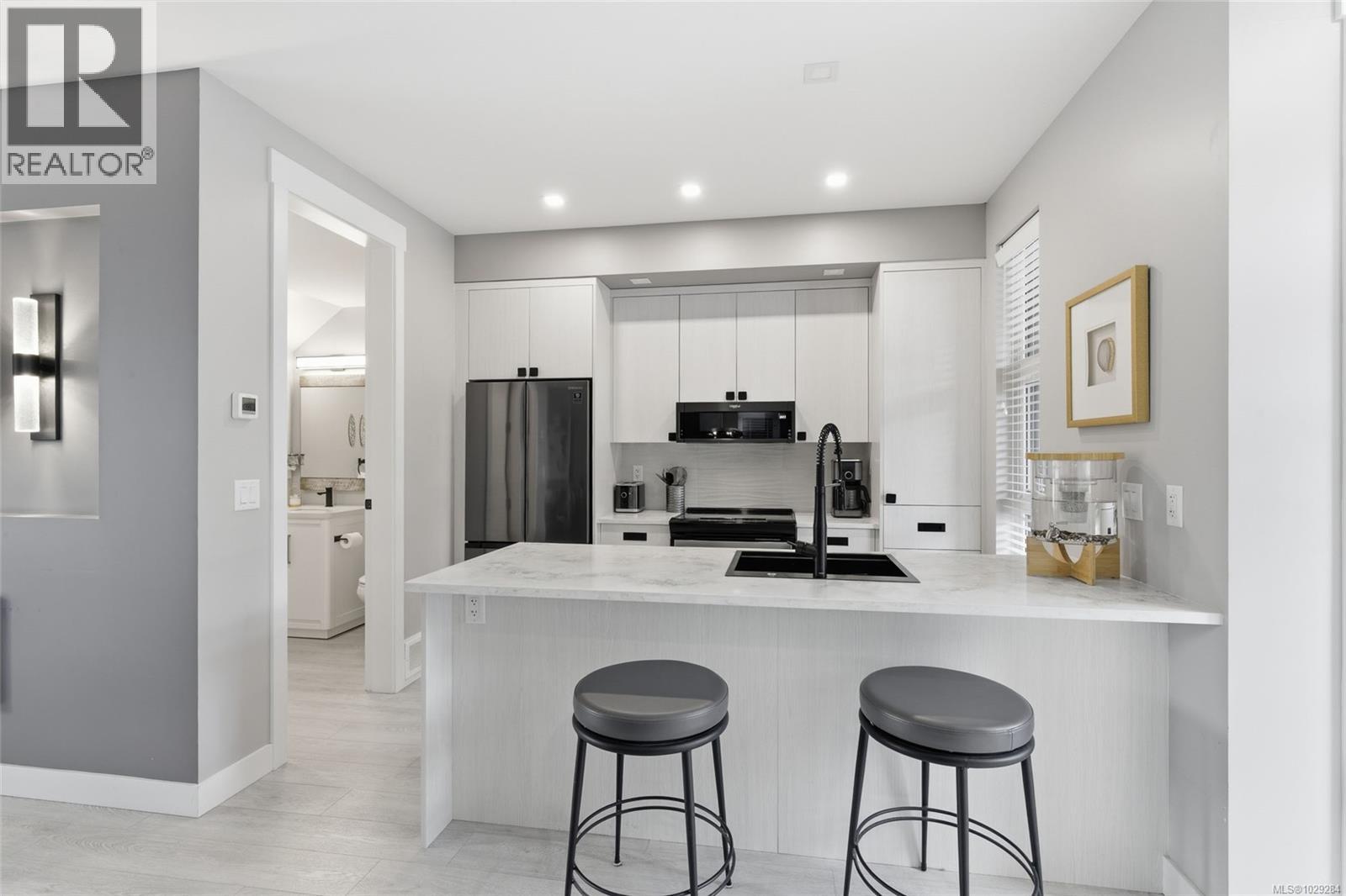 #9 1175 RESORT DR - 7