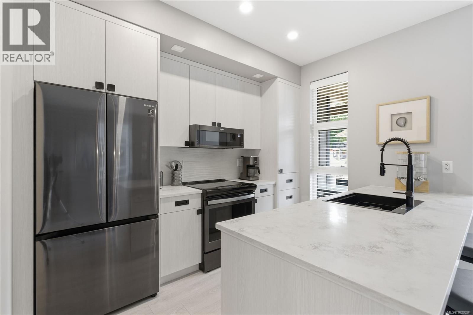 #9 1175 RESORT DR - 8