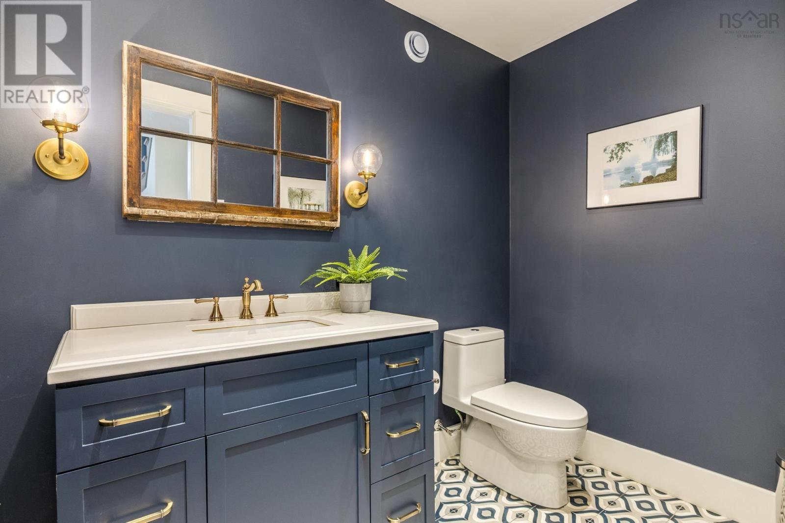 Property 11 of 51 of 1170 Rockcliffe Street