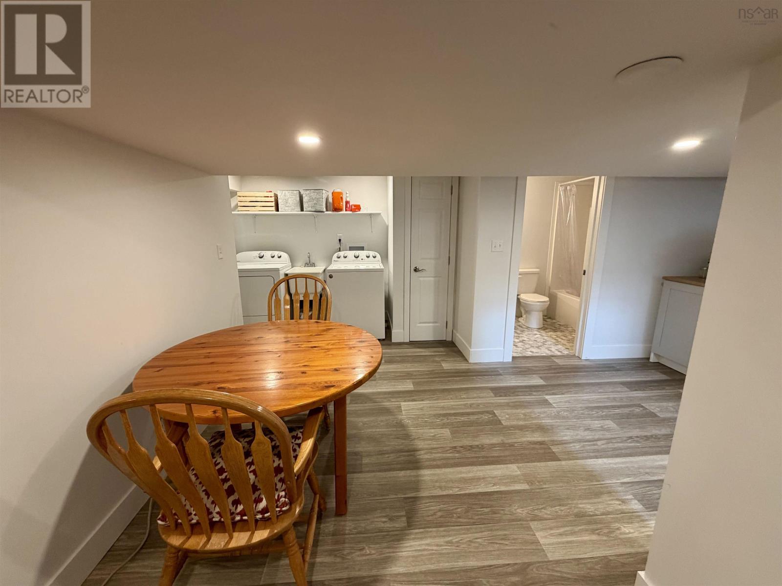 Property 36 of 49 of 80 Roosevelt Avenue