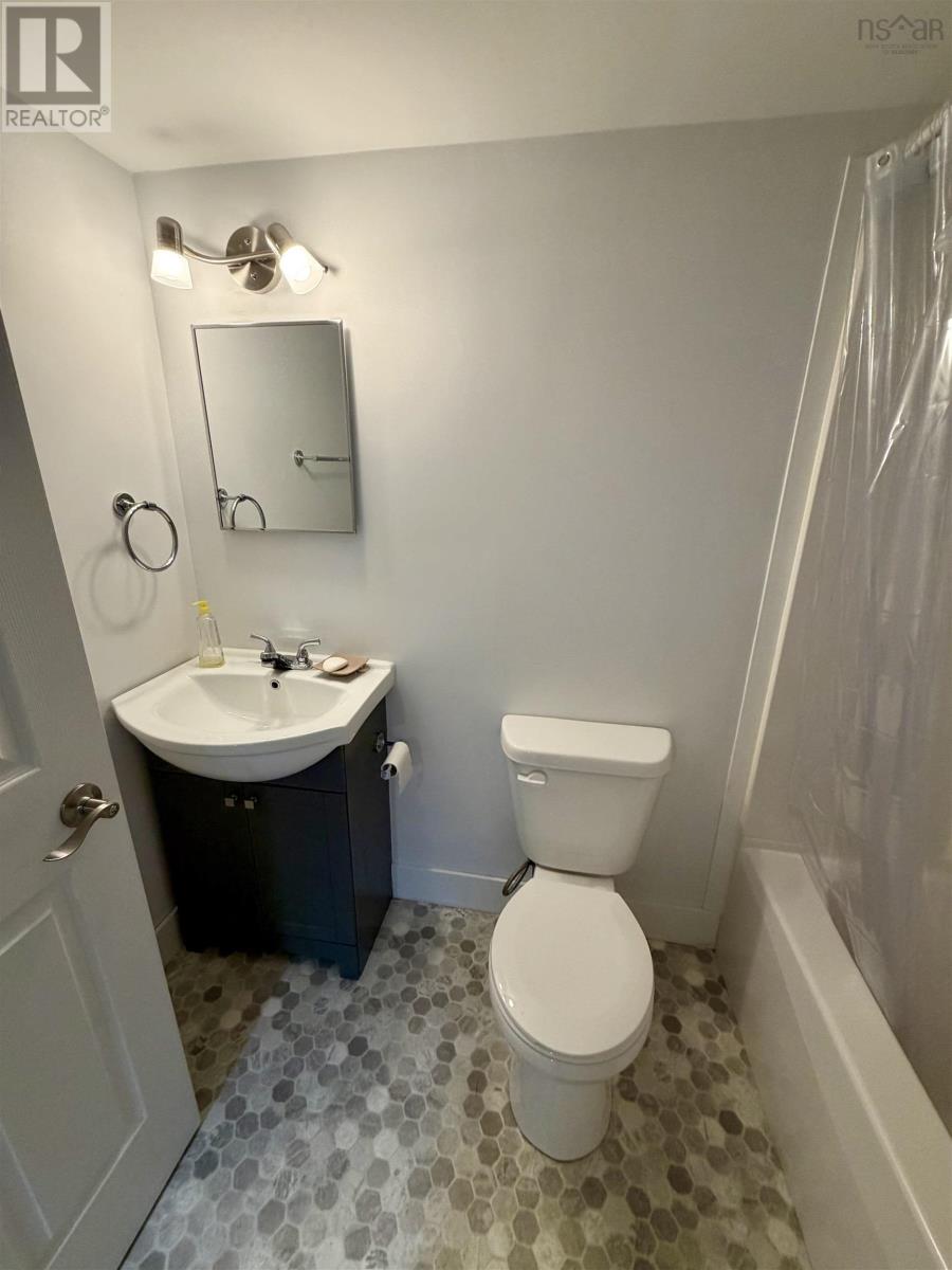 Property 20 of 49 of 80 Roosevelt Avenue