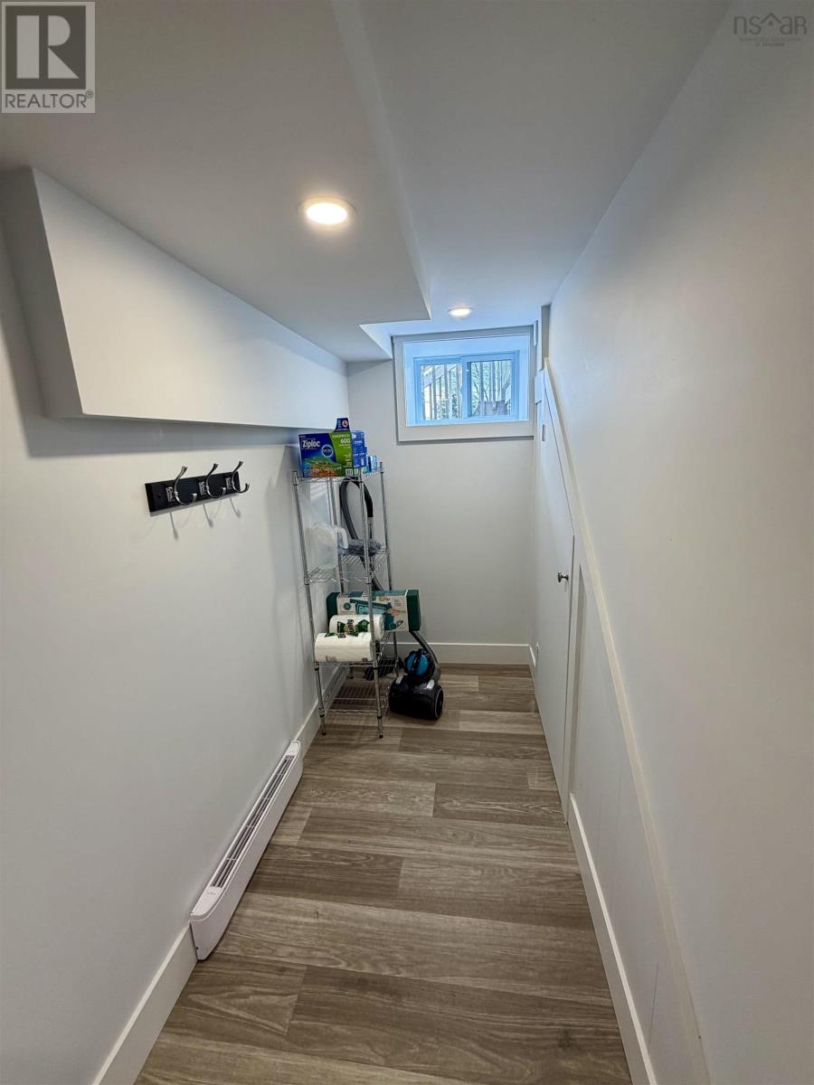 Property 45 of 49 of 80 Roosevelt Avenue