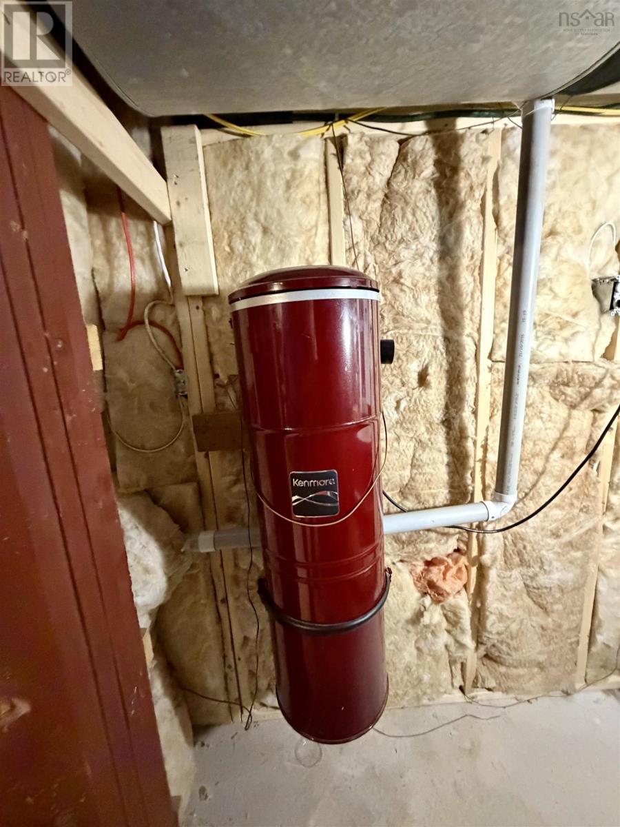 Property 26 of 49 of 80 Roosevelt Avenue