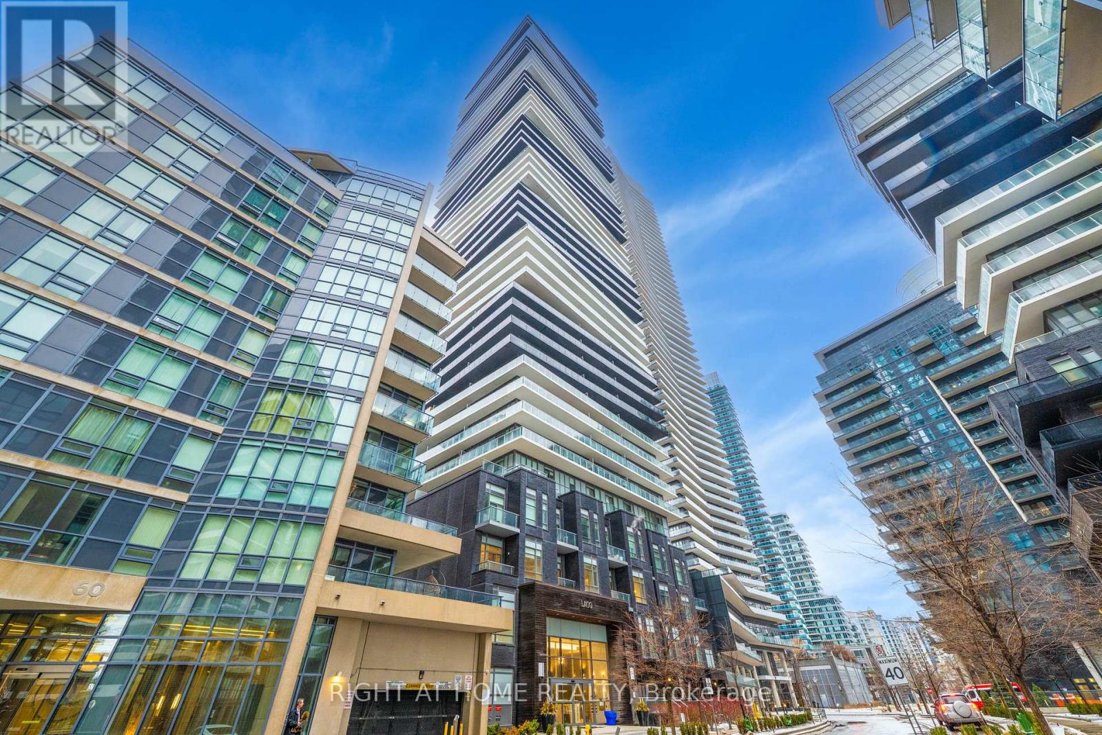 Listing photo of 4006 - 56 ANNIE CRAIG DRIVE