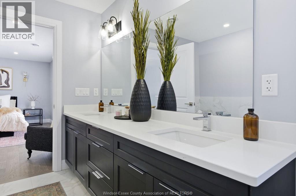 26 GREGORY AVENUE - 34