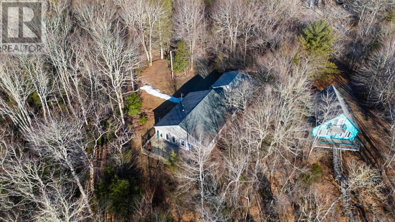 Property 22 of 34 of 818 Narrows Road E