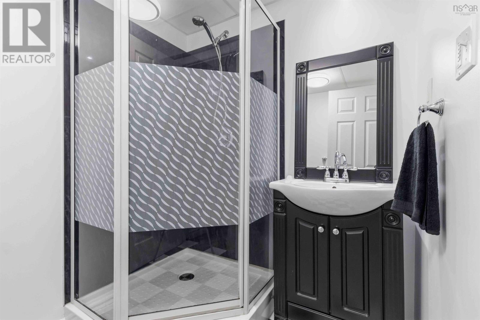 Property 24 of 43 of 38 Pearl Drive