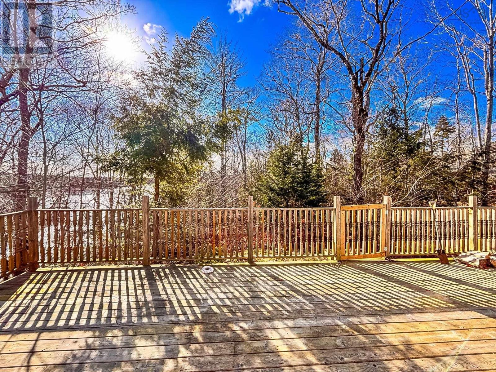 Property 23 of 34 of 818 Narrows Road E