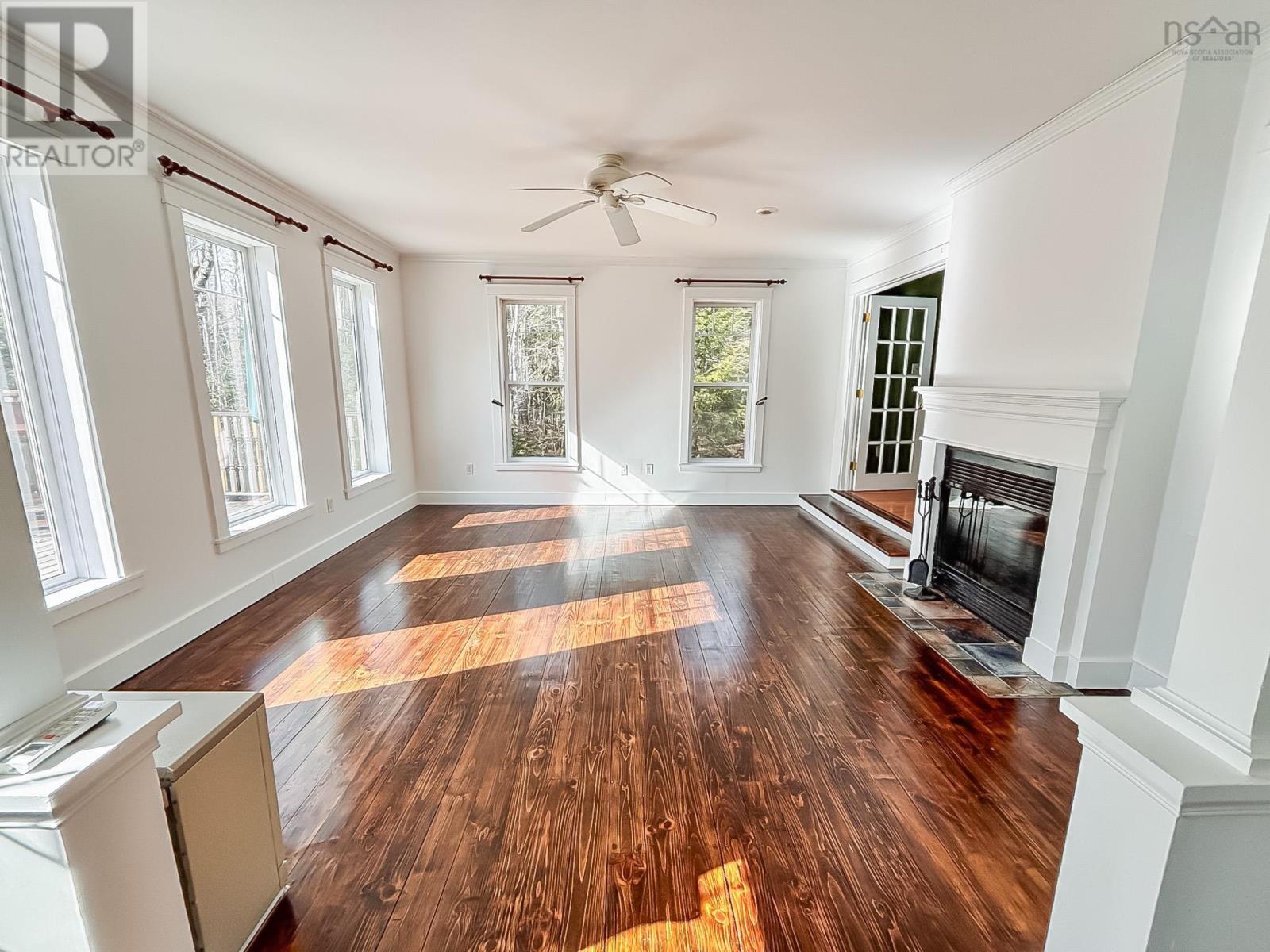 Property 1 of 34 of 818 Narrows Road E