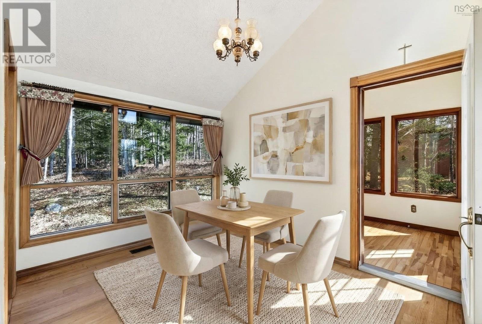 Property 28 of 45 of 122 Windsor Drive