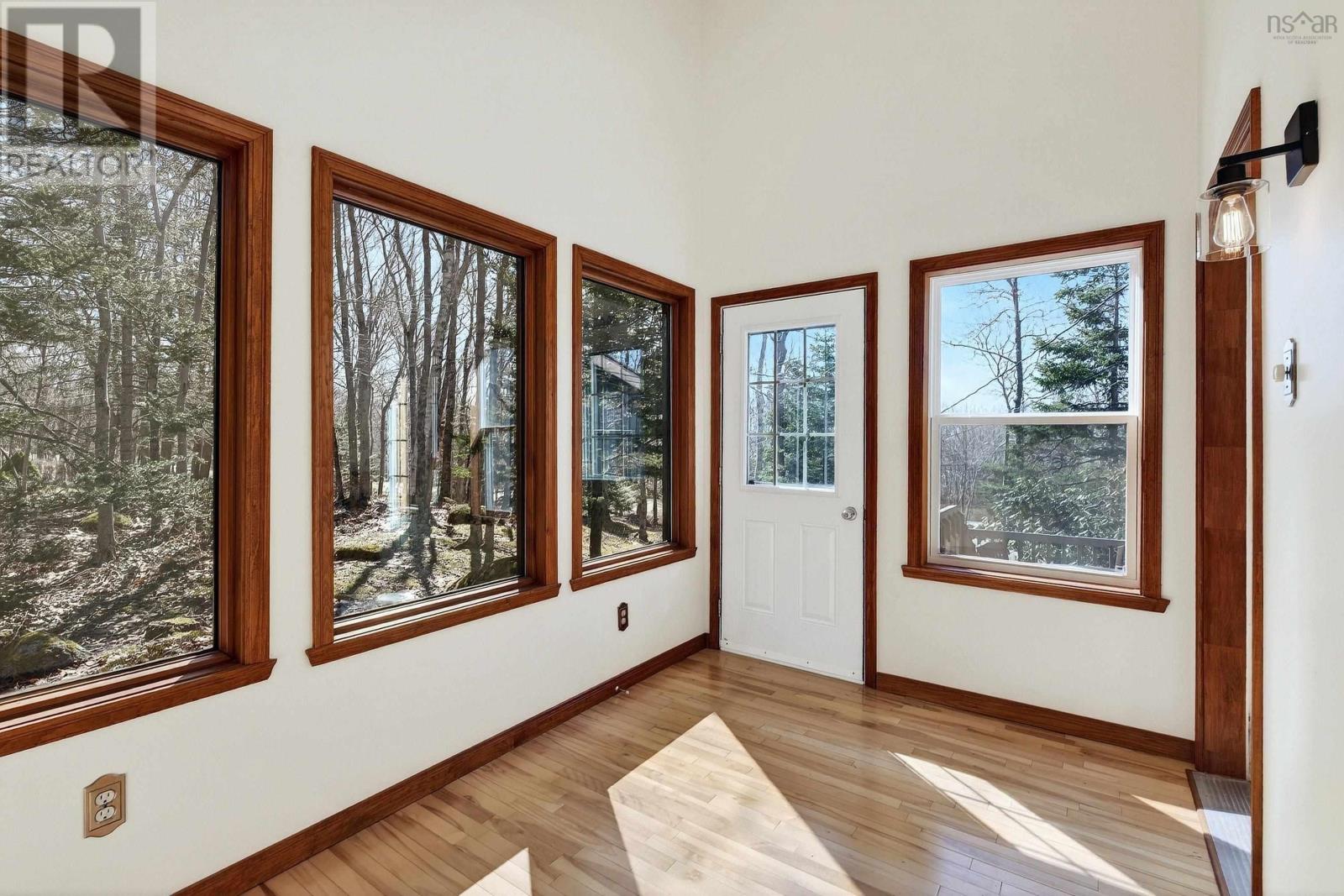 Property 27 of 45 of 122 Windsor Drive