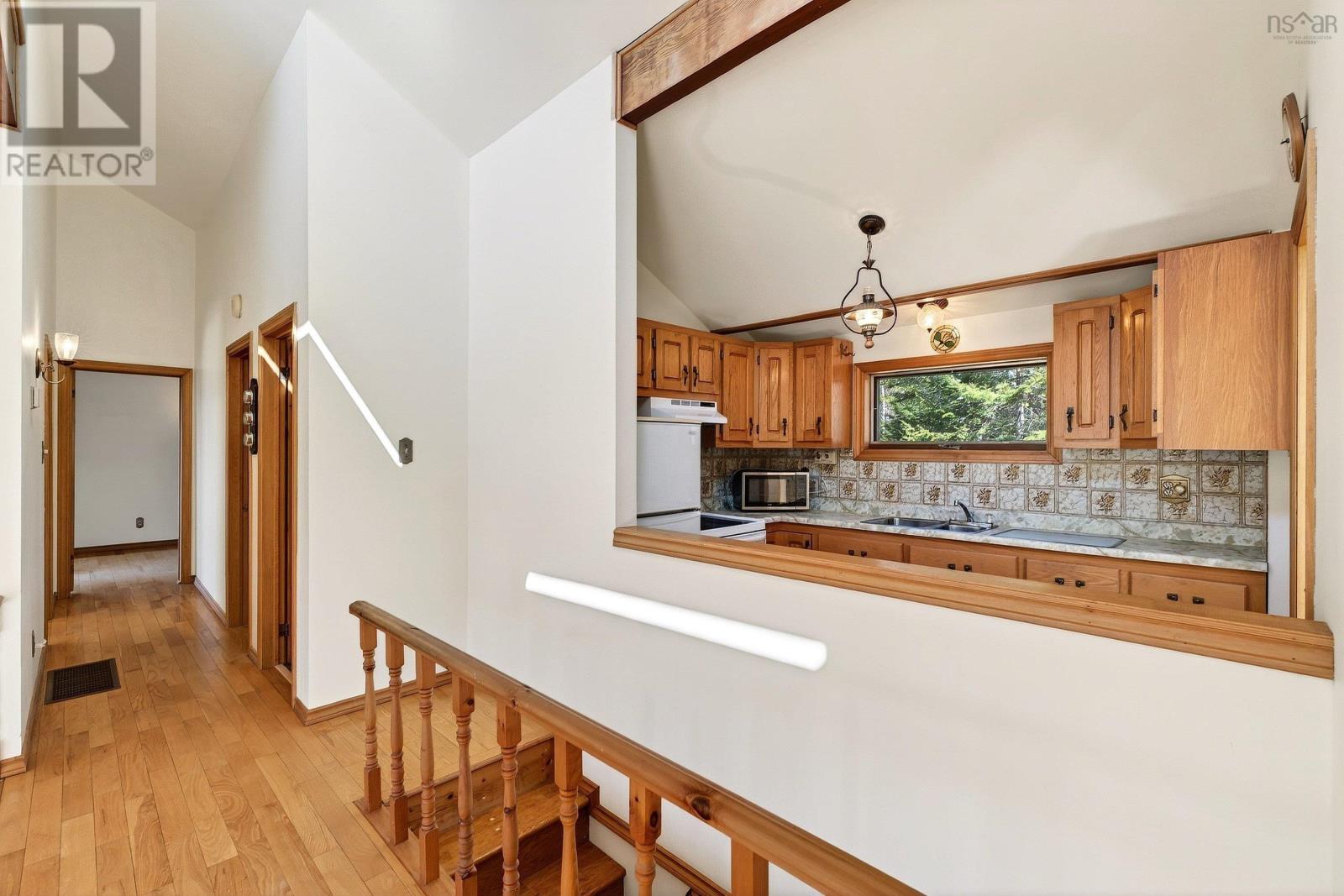 Property 32 of 45 of 122 Windsor Drive