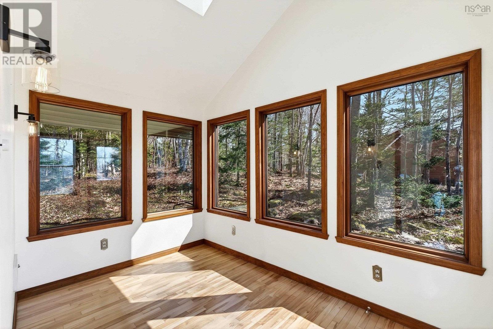 Property 34 of 45 of 122 Windsor Drive