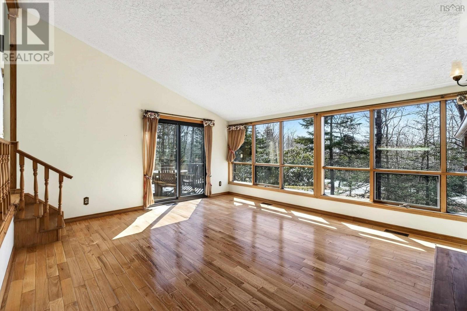 Property 38 of 45 of 122 Windsor Drive