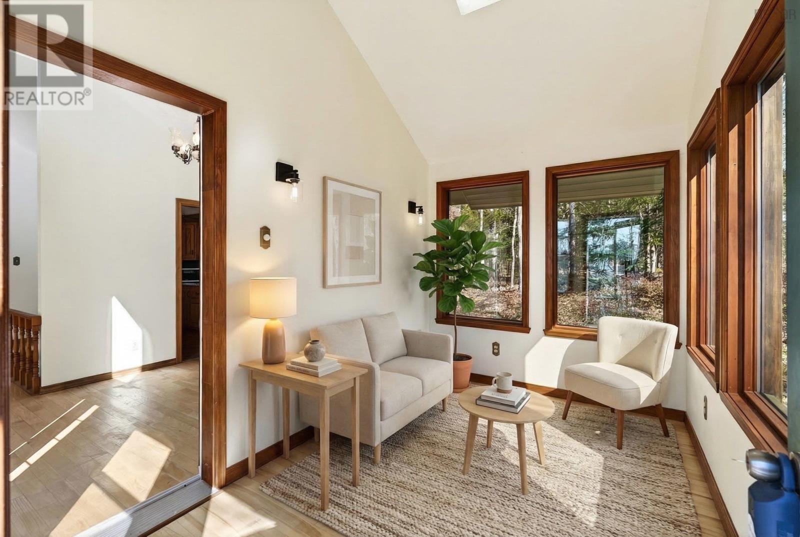 Property 25 of 45 of 122 Windsor Drive