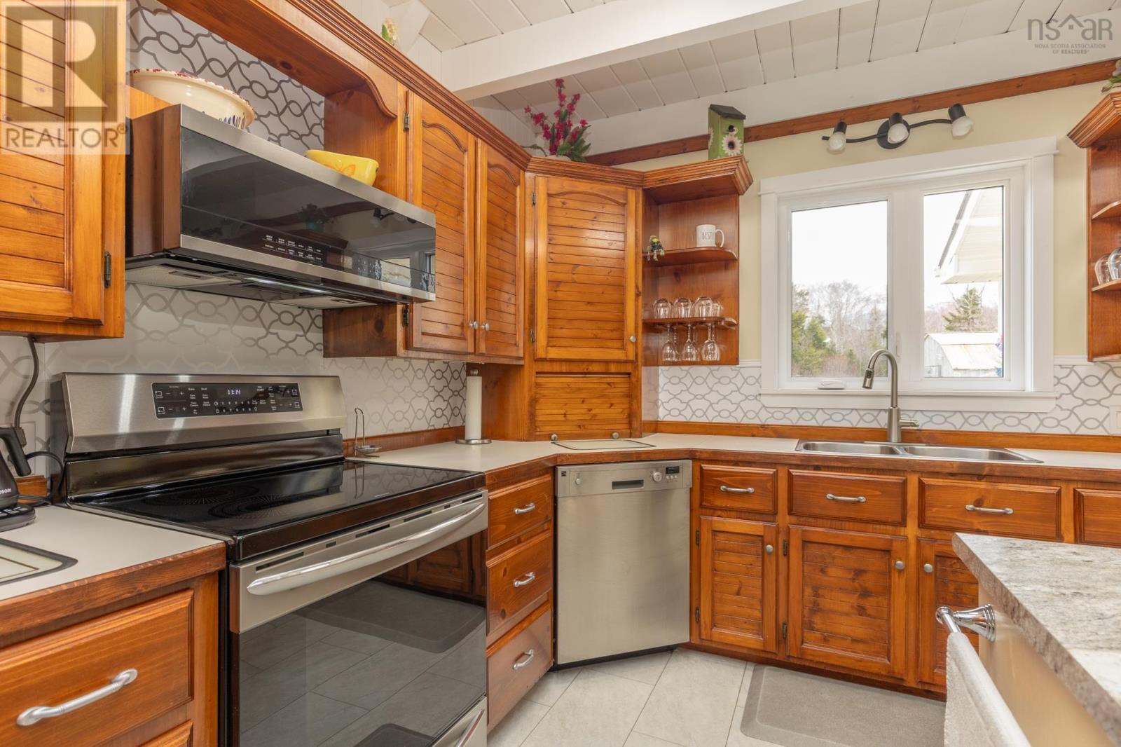 Property 36 of 47 of 559 P F Comeau Road