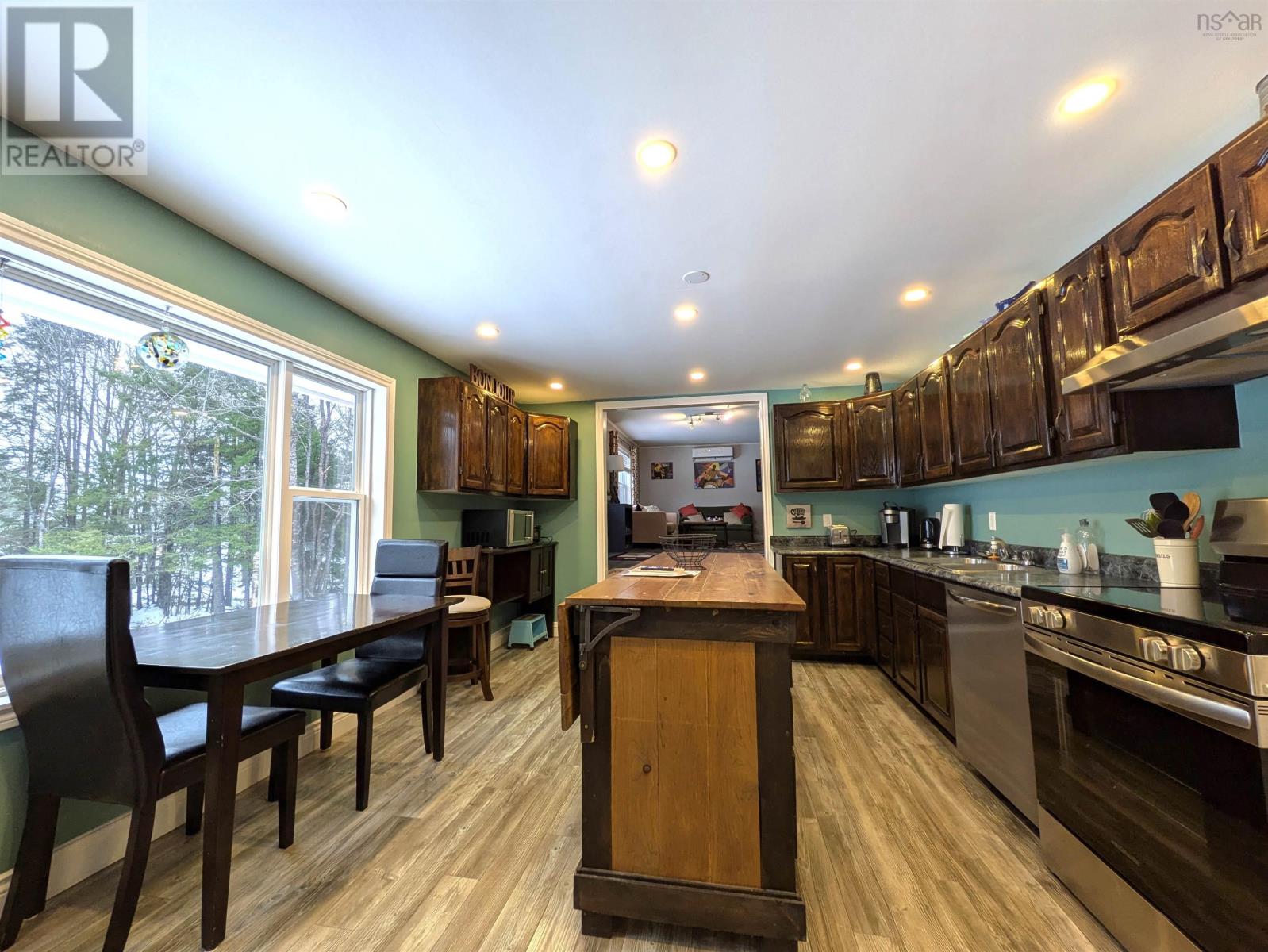 Property 33 of 33 of 11813 Highway 217