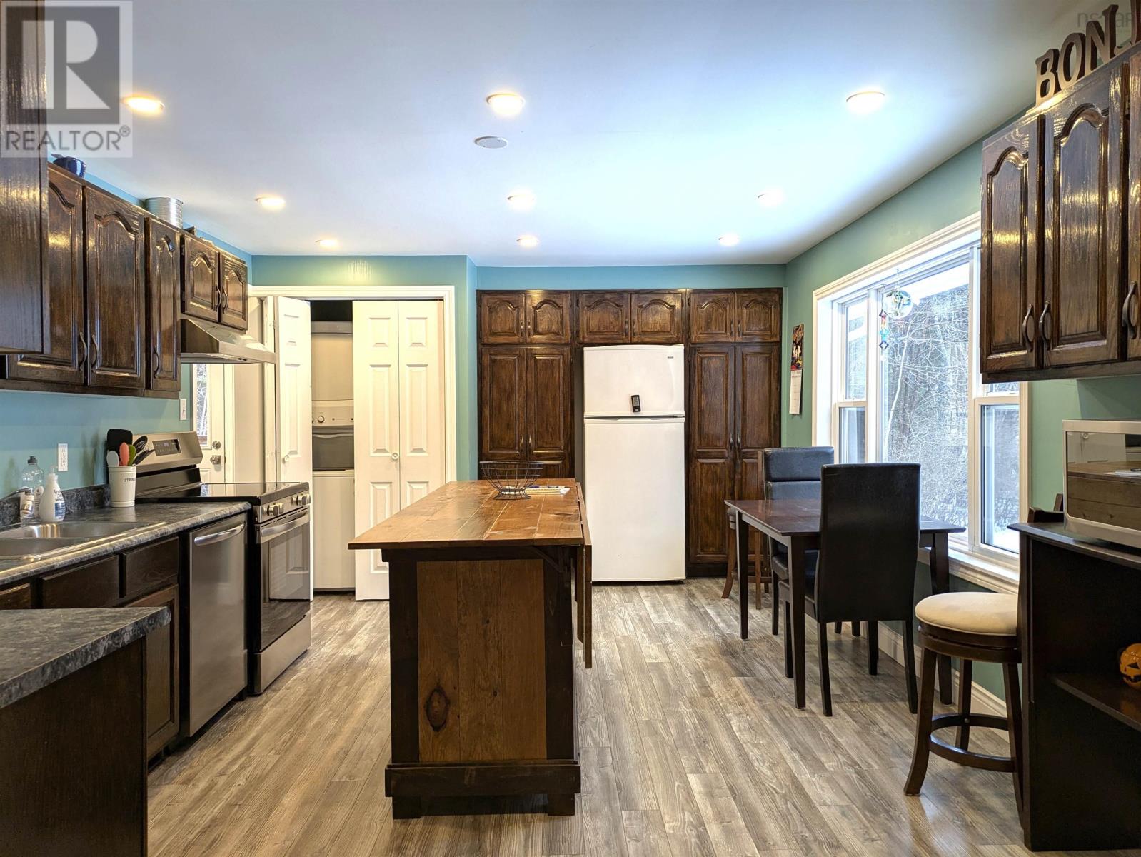 Property 13 of 33 of 11813 Highway 217