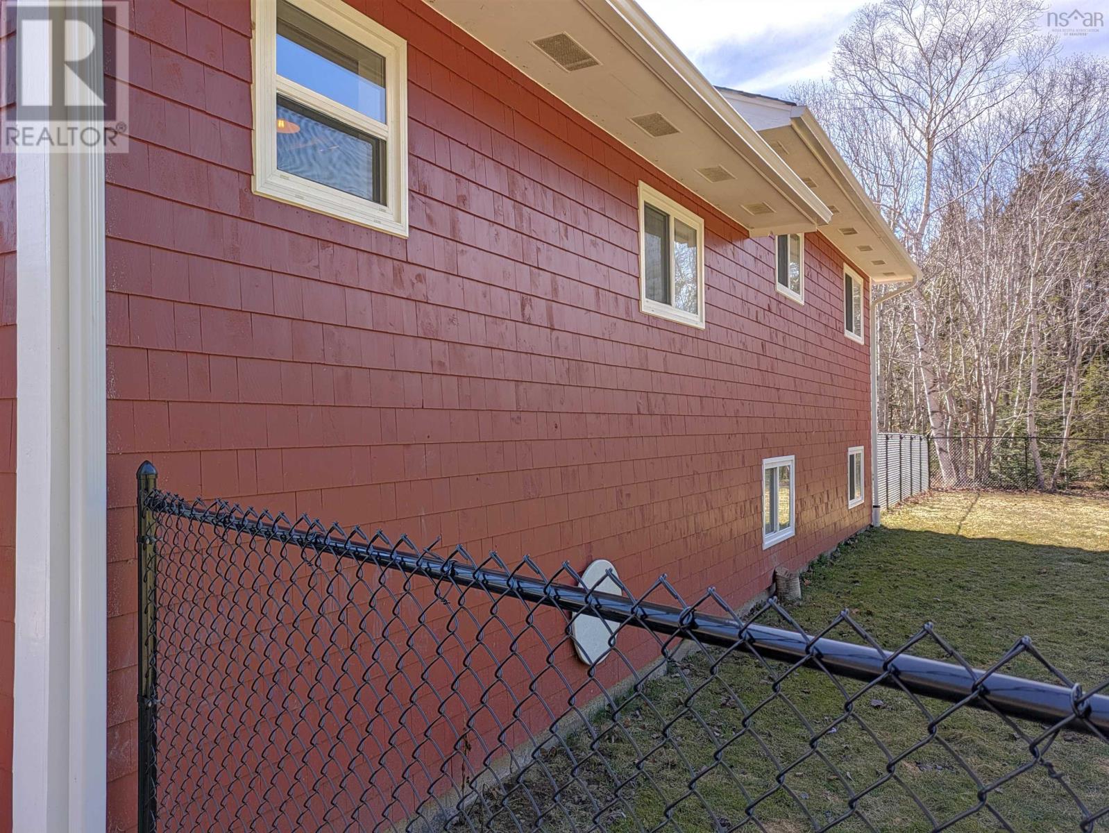 Property 26 of 33 of 11813 Highway 217