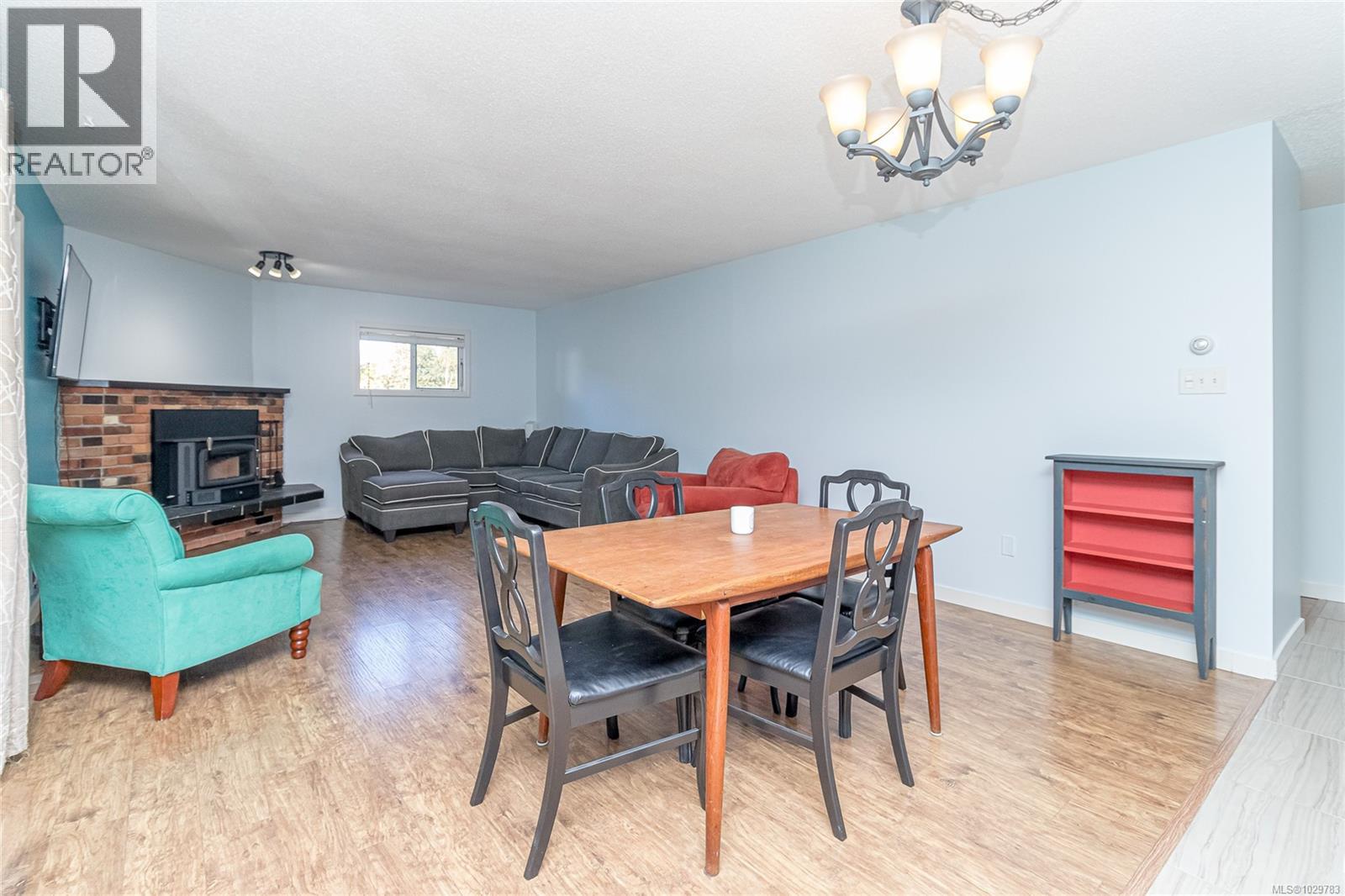 9384 CHEMAINUS RD - 17