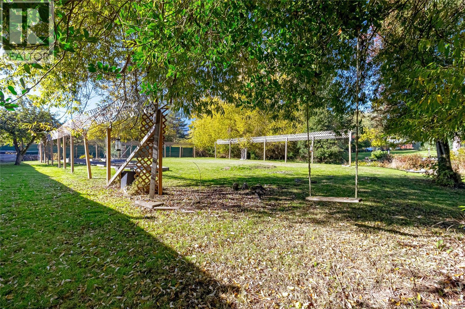 9384 CHEMAINUS RD - 38