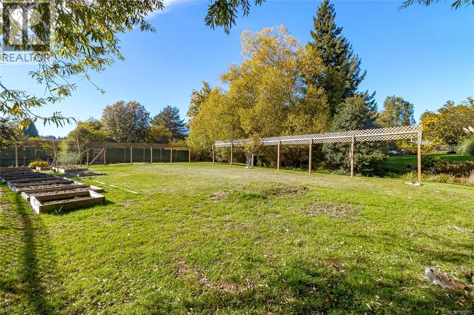 9384 CHEMAINUS RD - 39