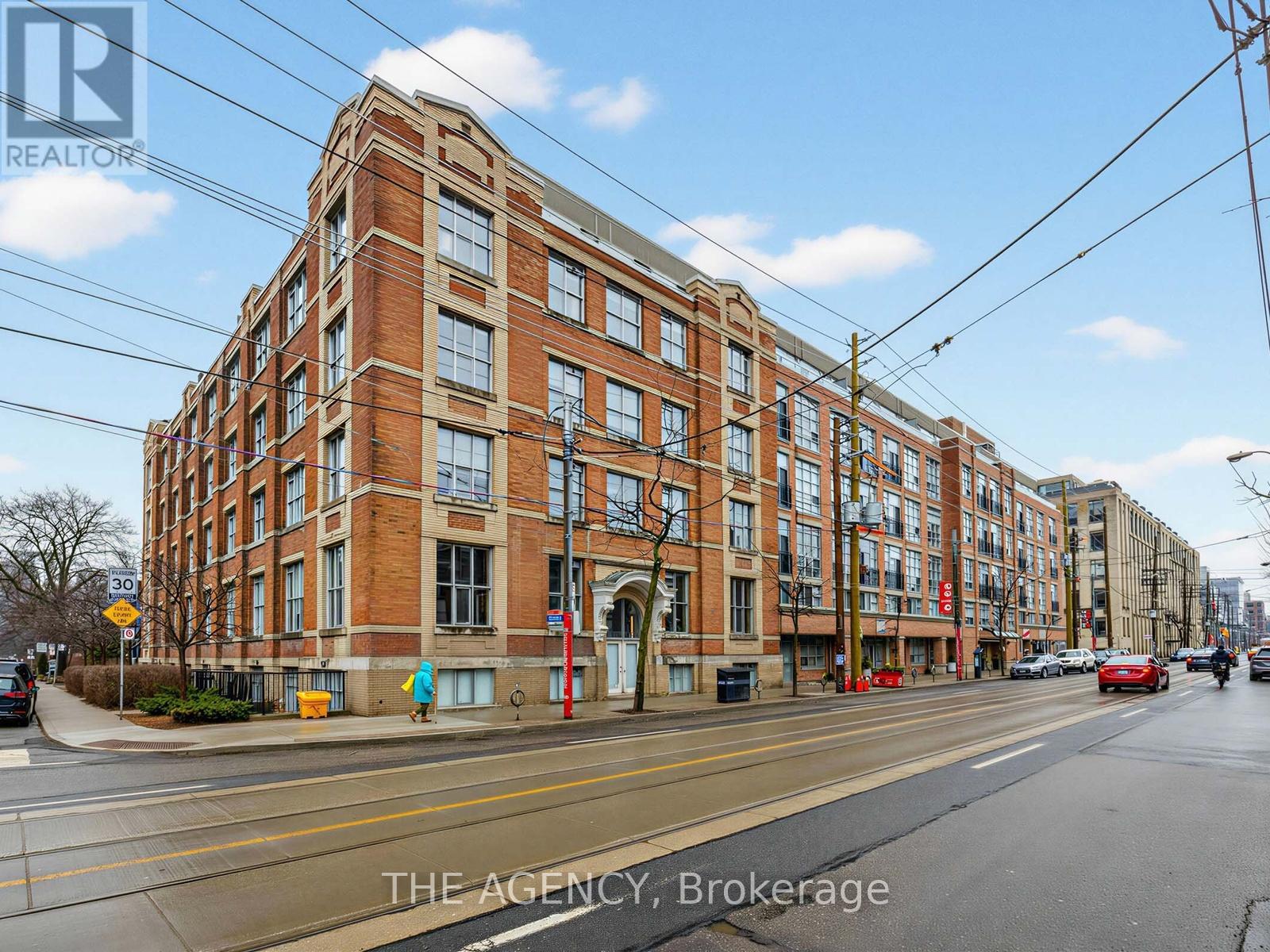 #214 955 QUEEN STREET W - 1