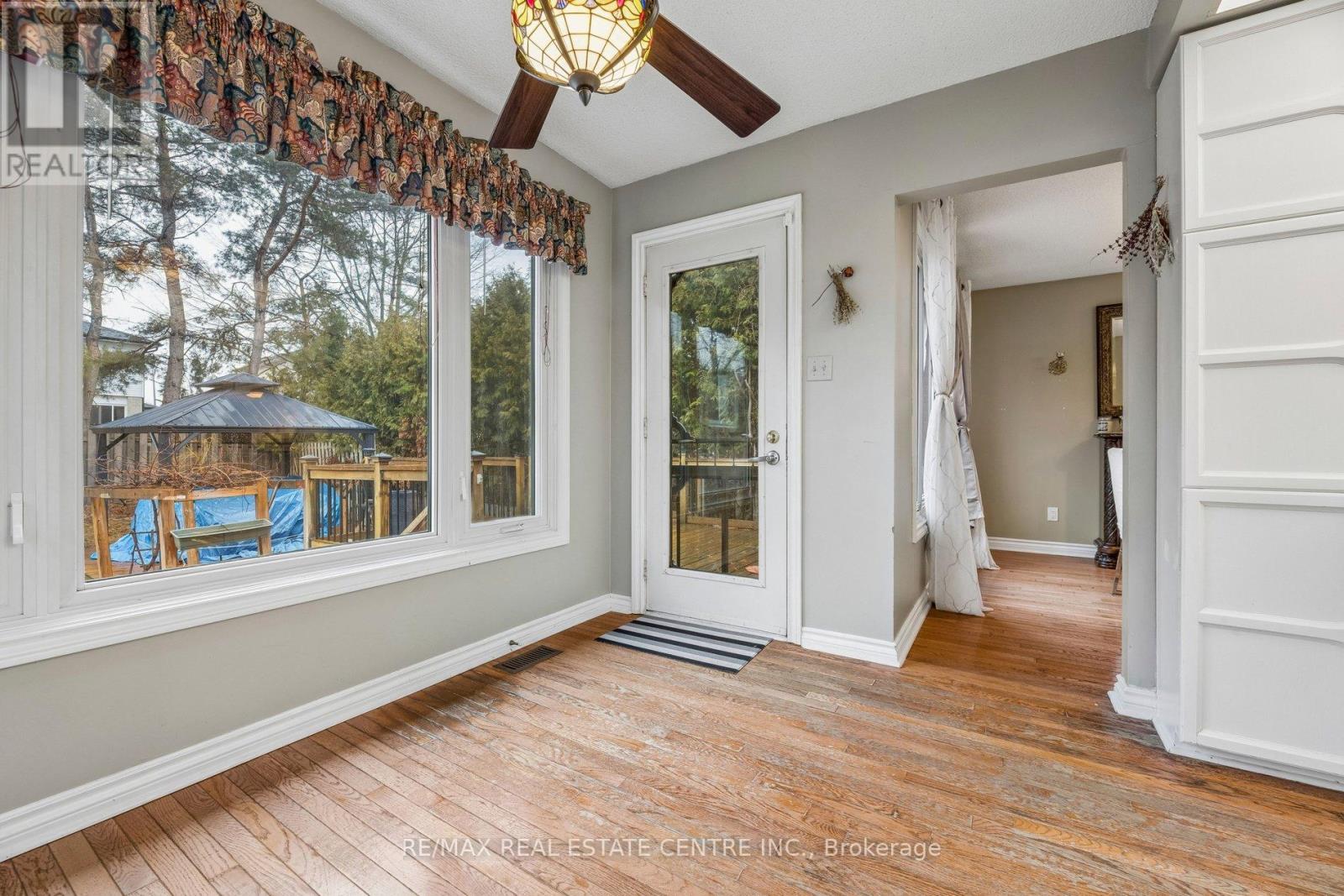 325 AZTEC DRIVE - 11