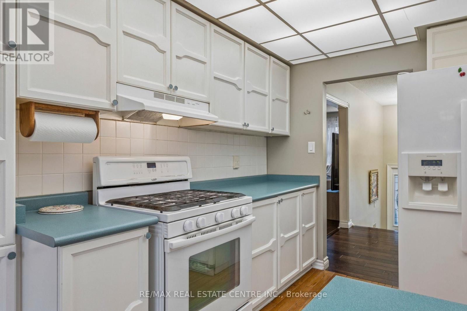 325 AZTEC DRIVE - 13