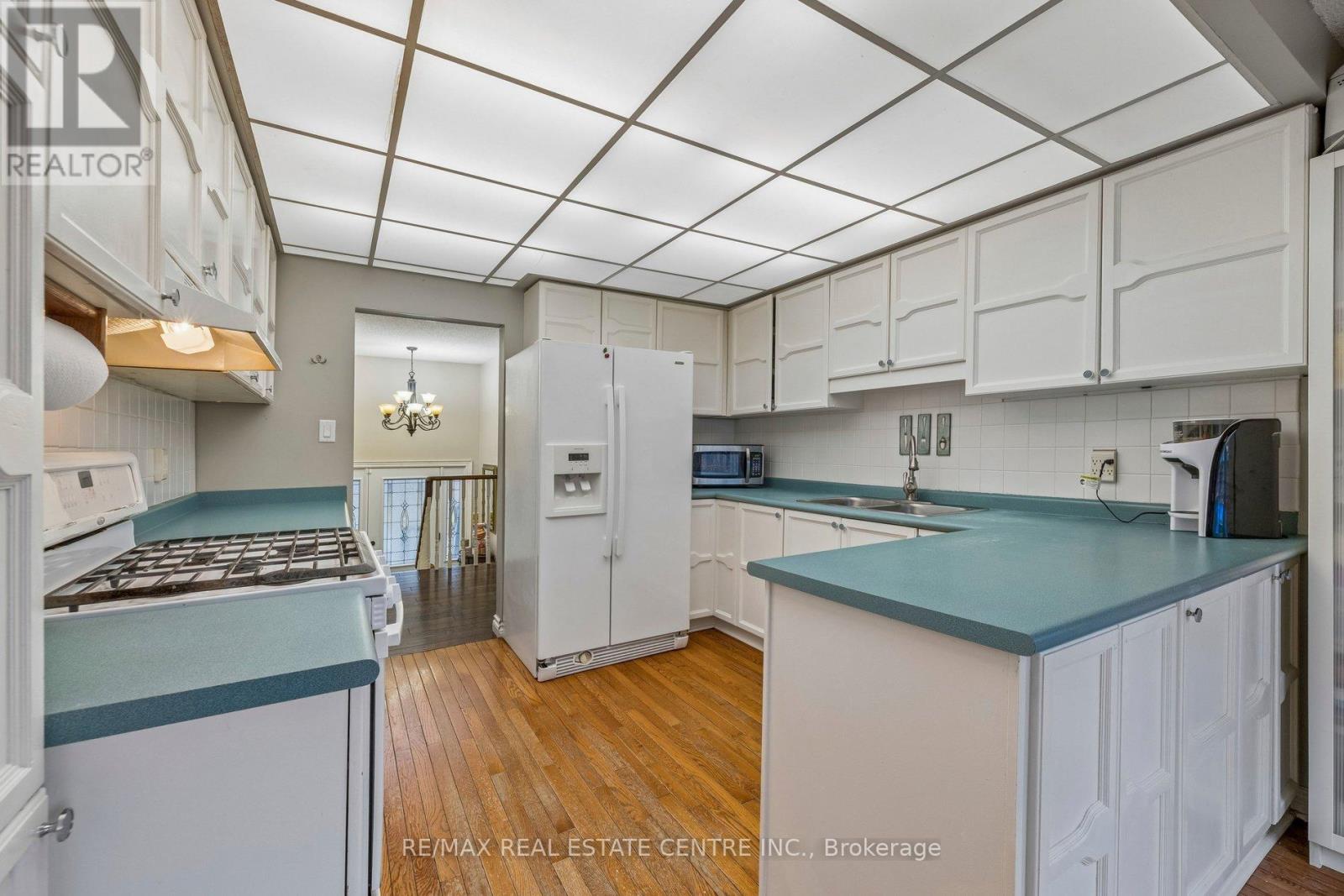 325 AZTEC DRIVE - 14
