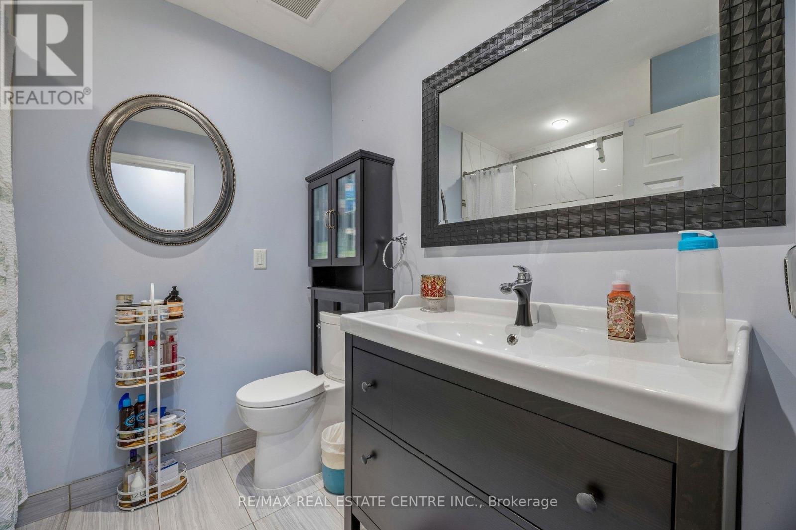 325 AZTEC DRIVE - 19