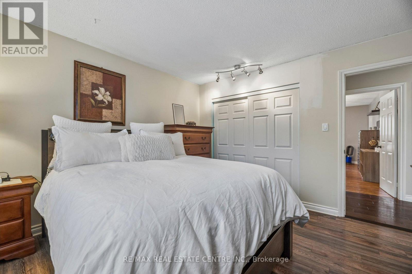 325 AZTEC DRIVE - 26