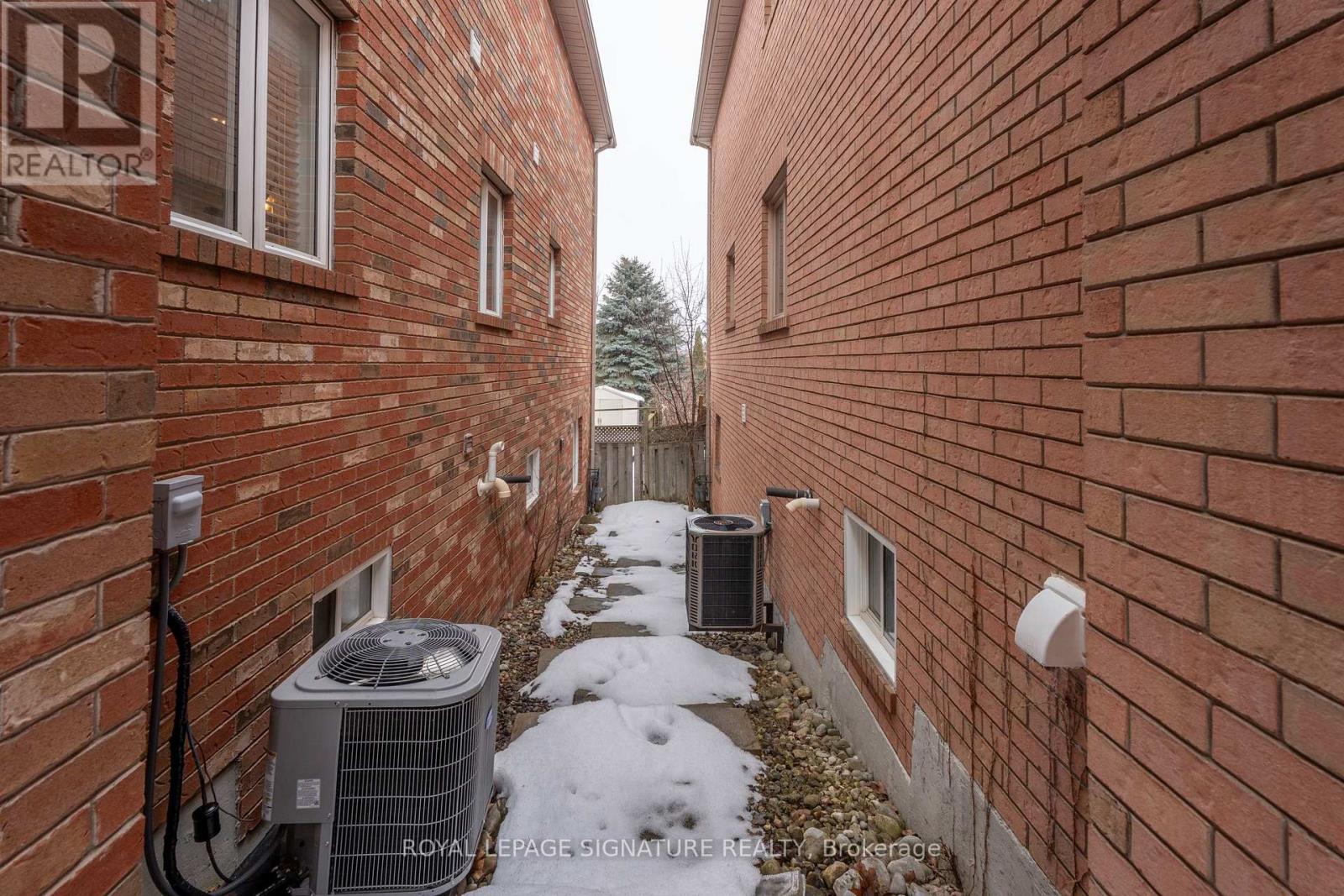 406 HEWITT CIRCLE - 44