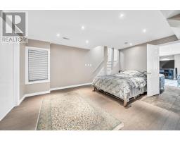 Great room - 406 Hewitt Circle, Newmarket, ON L3X2L8 Photo 11