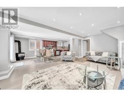 406 Hewitt Circle, Newmarket, ON L3X2L8 Photo 12