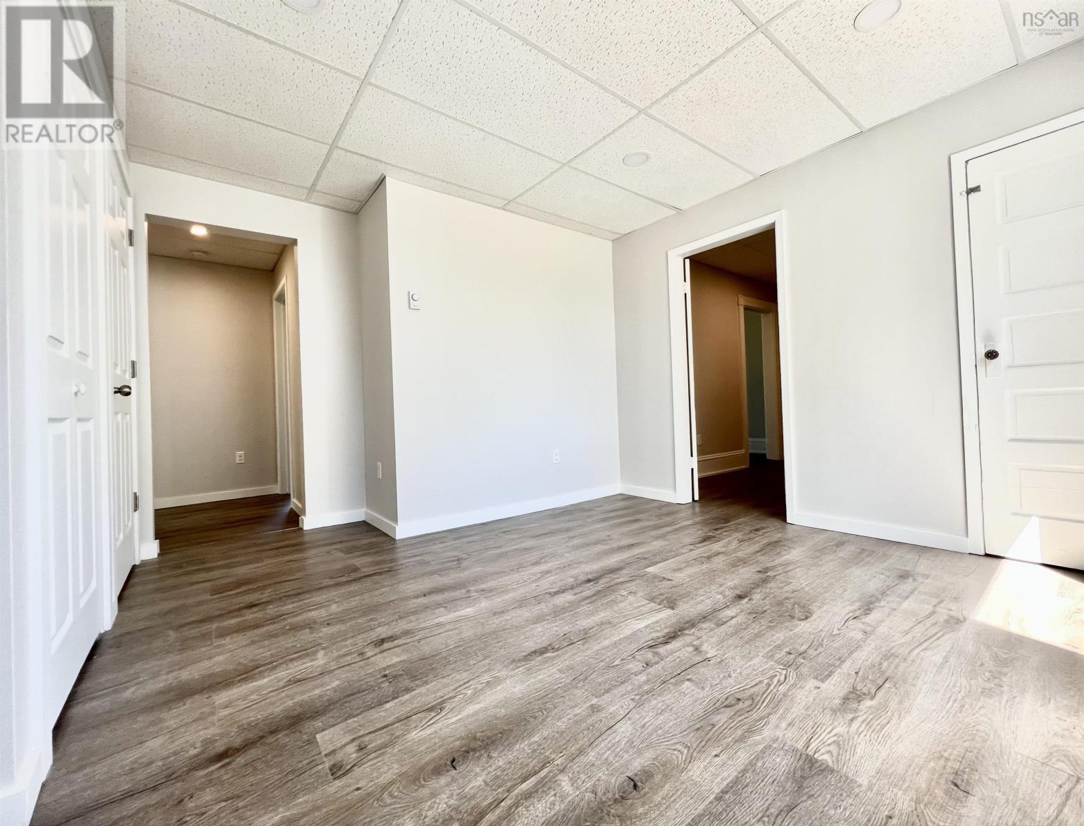 Property 23 of 37 of 49 High Street