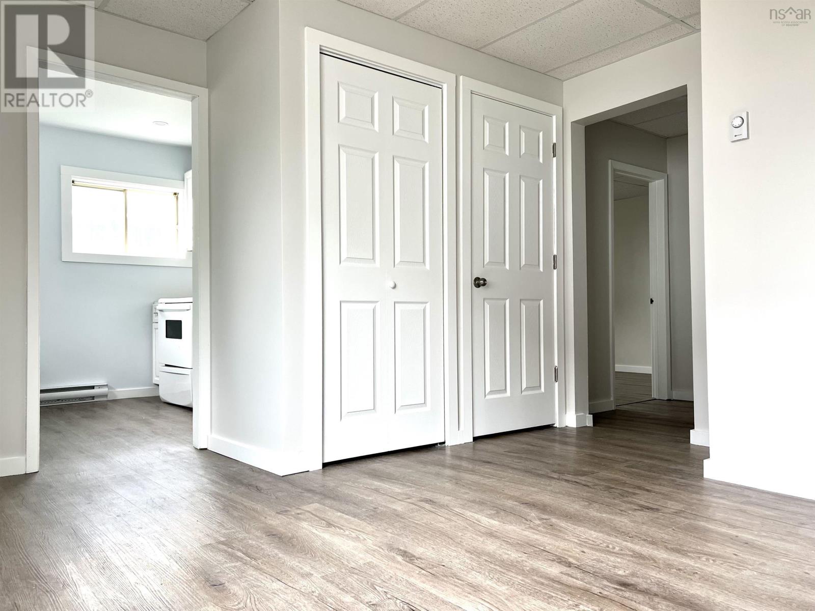 Property 28 of 37 of 49 High Street