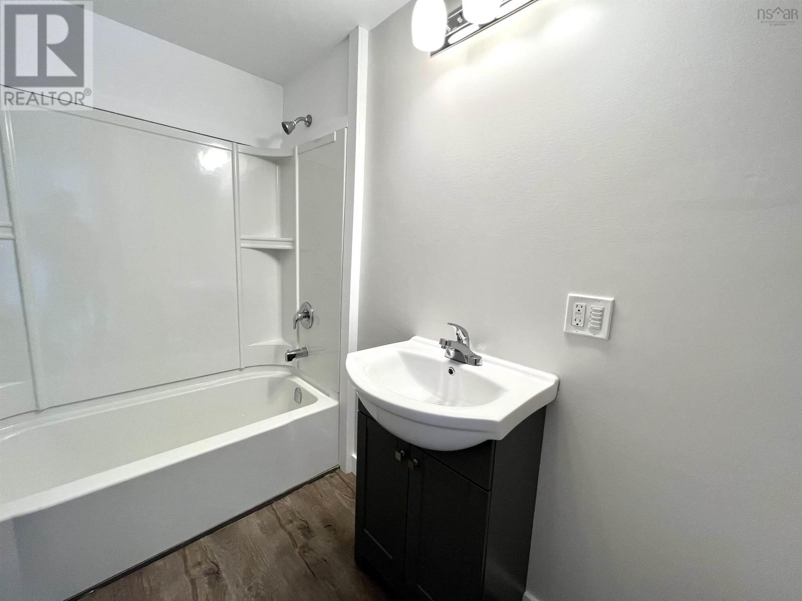 Property 17 of 37 of 49 High Street