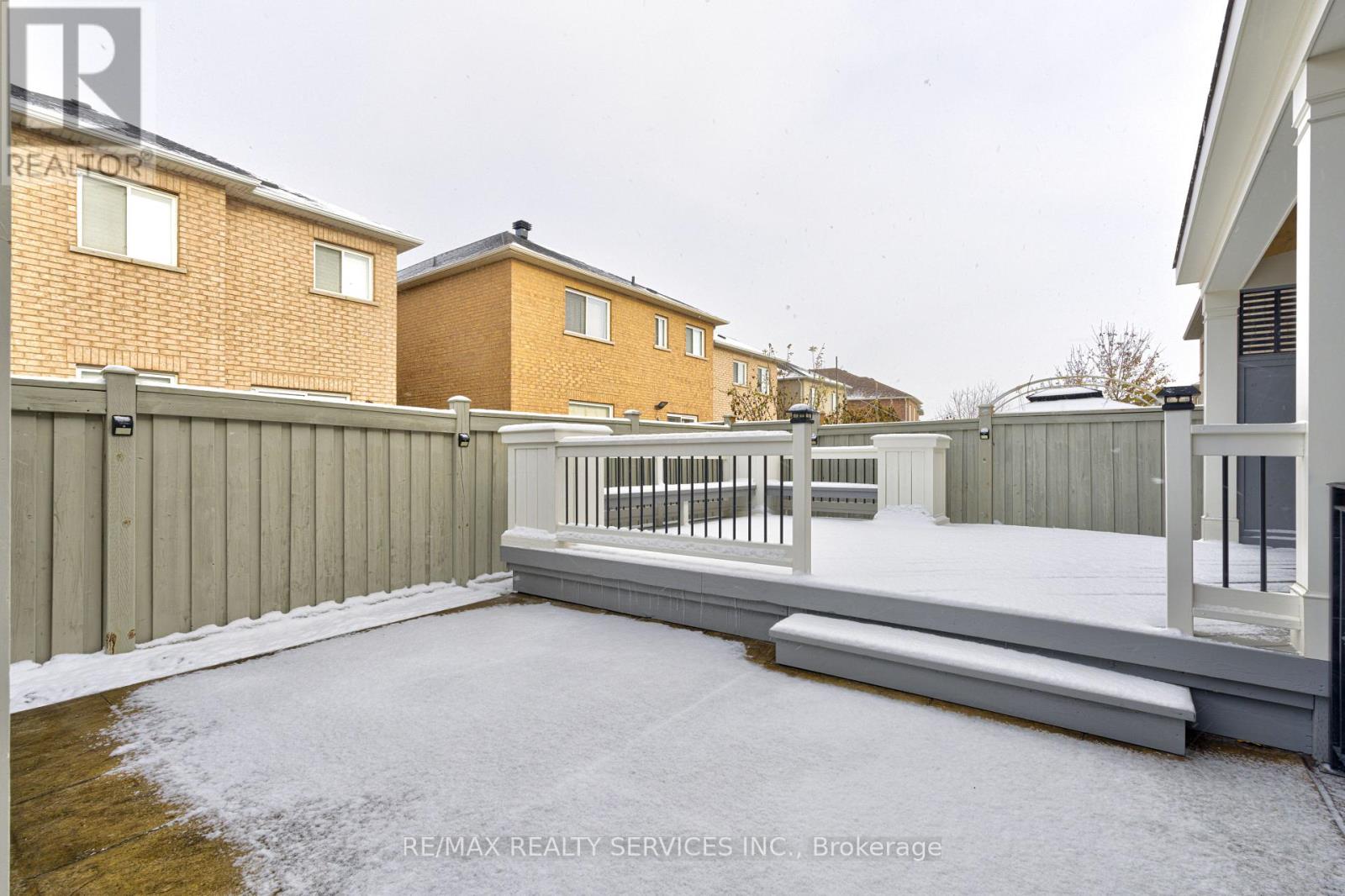16 FALLGATE DRIVE - 41