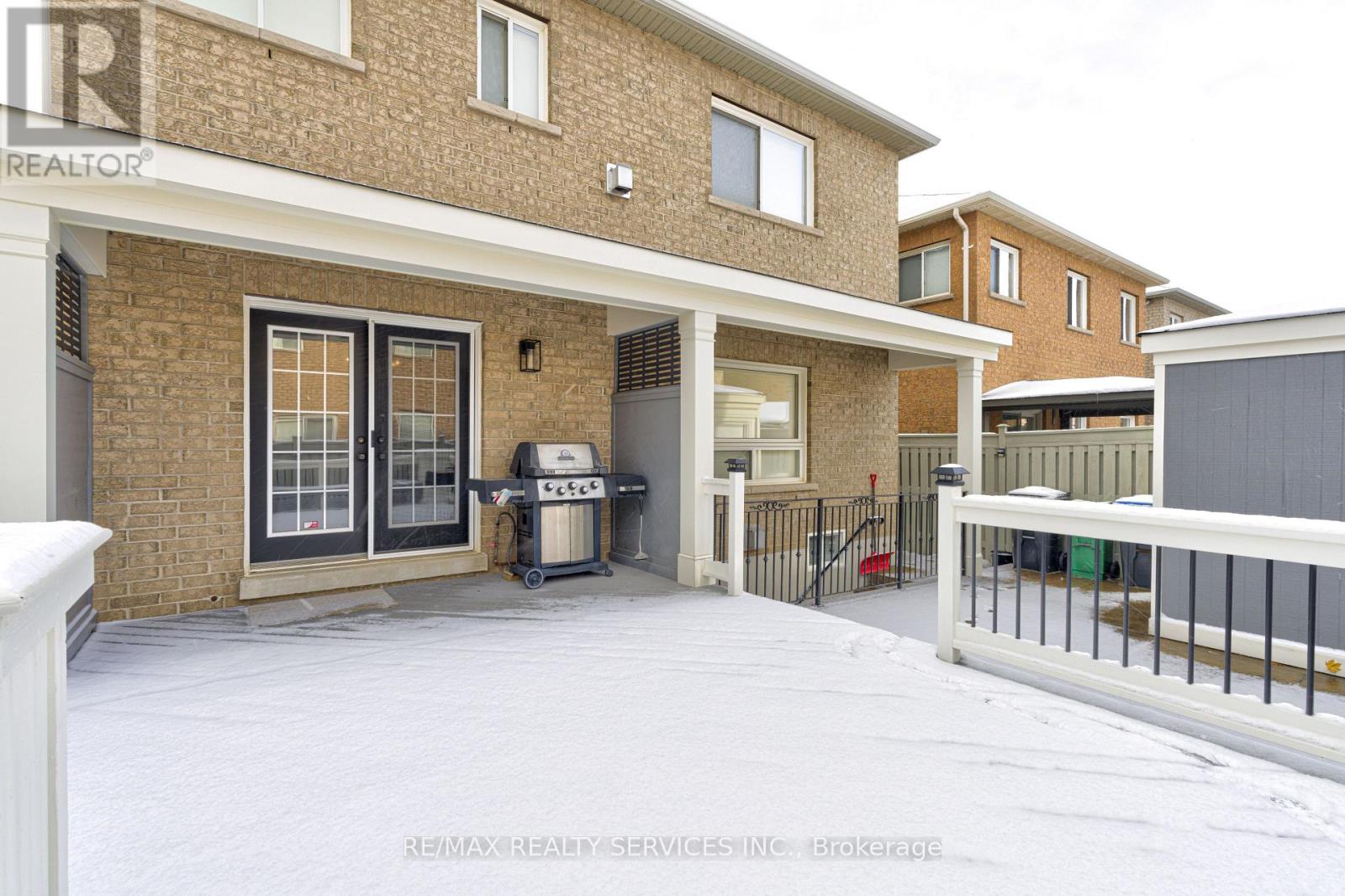16 FALLGATE DRIVE - 42