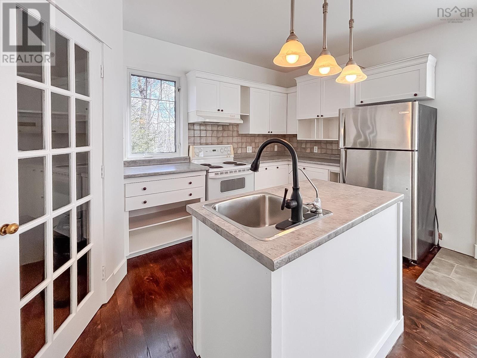 Property 3 of 34 of 818 Narrows Road