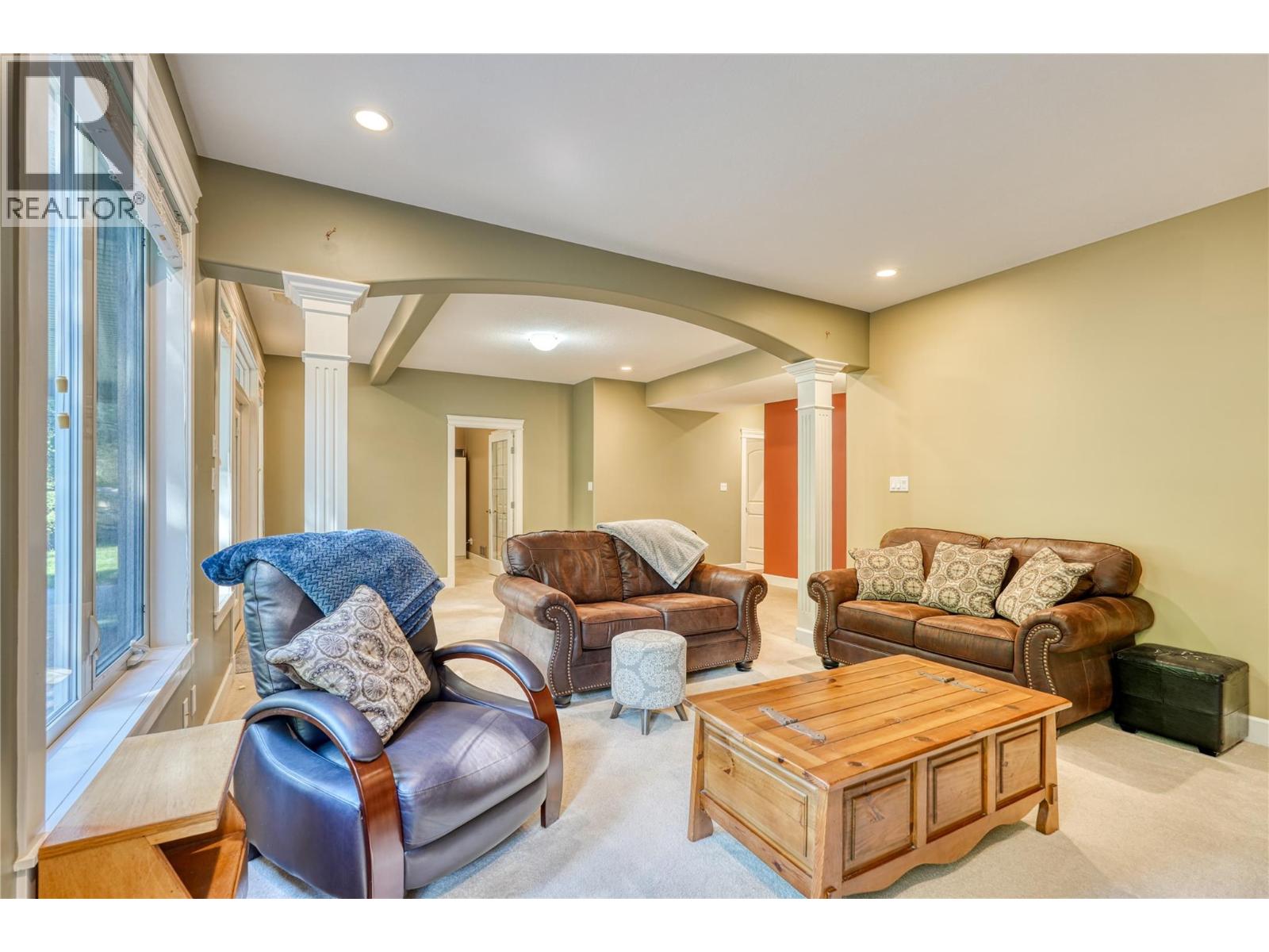 30 40 Kestrel Place, Vernon