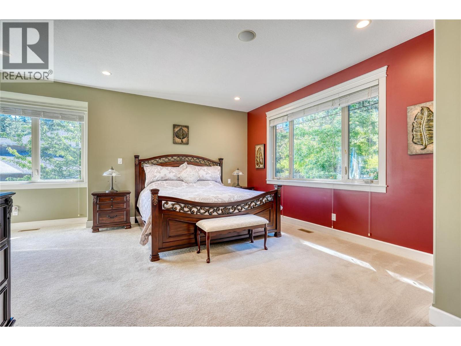 30 40 Kestrel Place, Vernon