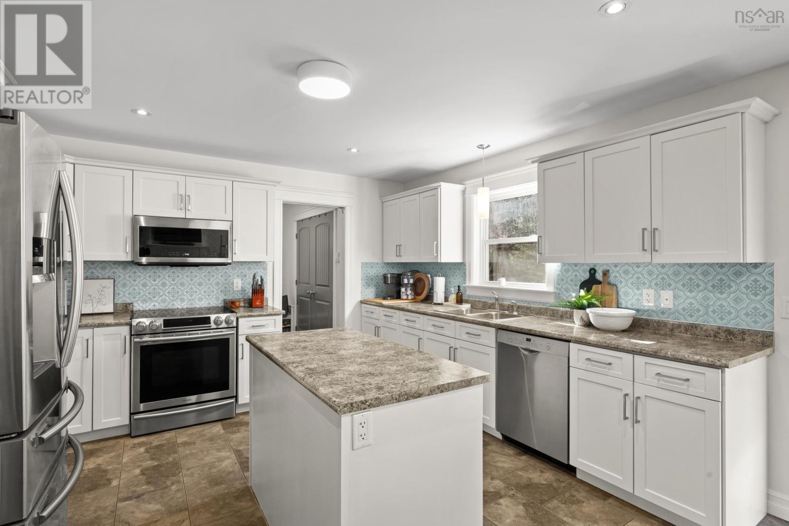 Property 32 of 49 of 500 Paula Drive