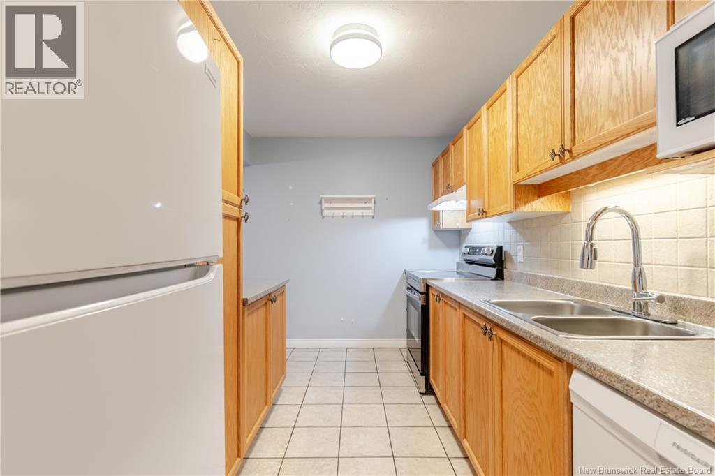 #107 158 HANWELL ROAD - 6