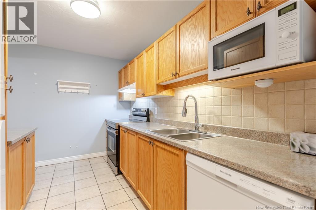 #107 158 HANWELL ROAD - 7